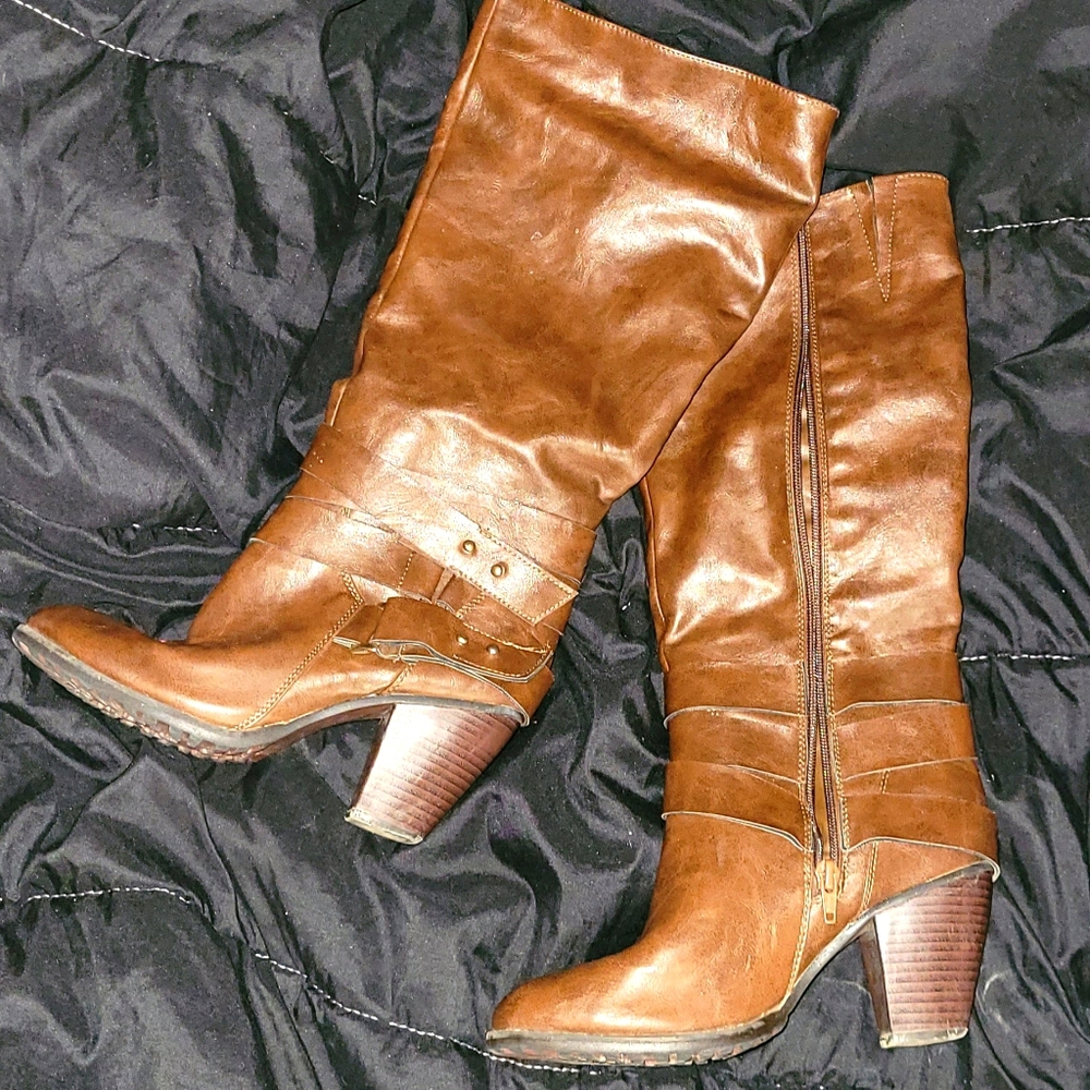 ☆ 3 for $20: Brown  Boots 👢